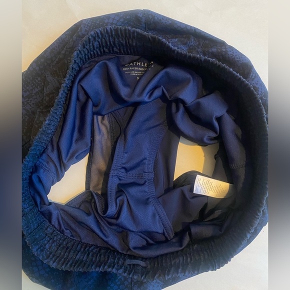 Athleta Mesh Racer Run Short 4” Small blue snakeskin - Picture 11 of 13